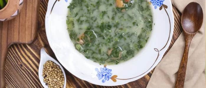 Czy zupa szczawiowa jest zdrowa? Odkryj korzyści i zagrożenia