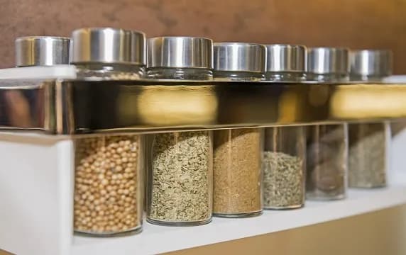 Jak przechowywać przyprawy w szufladzie, aby zachować ich świeżość