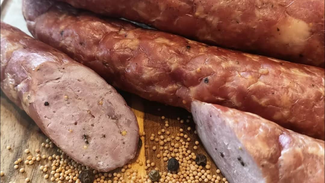 Ile gorczycy do kiełbasy, aby uzyskać idealny smak i aromat?