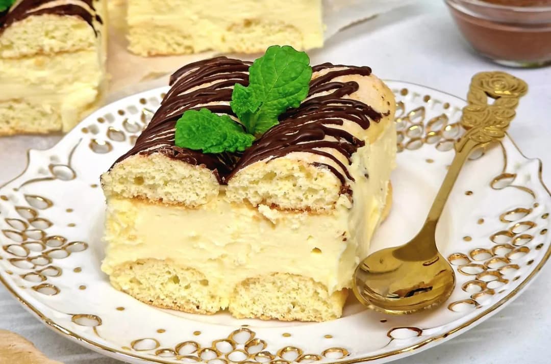 Przepis na ciasto z kremem karpatkowym, które zachwyci każdego smakosza